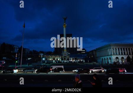 Kiew, Ukraine. 03. Januar 2023. Blick auf Kiews Independence Square, zentraler Platz. Die russische Armee führte massive Raketen- und Kamikaze-Drohnenangriffe auf die ukrainische Energieinfrastruktur durch. Russland marschierte am 24. Februar 2022 in die Ukraine ein und löste damit den größten militärischen Angriff in Europa seit dem Zweiten Weltkrieg aus (Foto: Sergei Chuzavkov/SOPA Images/Sipa USA) Guthaben: SIPA USA/Alamy Live News Stockfoto