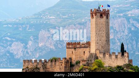 Malcesine Schloss von Castello Scaligero auf dem Lago di Garda See in Italien Verona Provinz Veneto Stockfoto