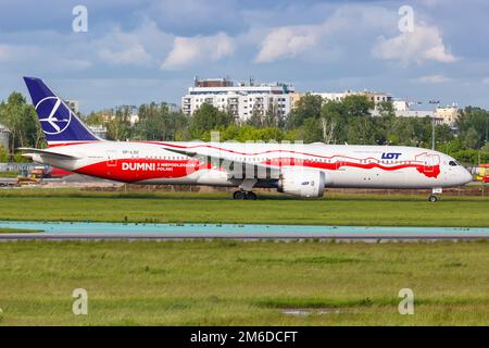 LOT Polish Airlines Boeing 787-9 Dreamliner Flugzeug Warschau Flughafen Stockfoto