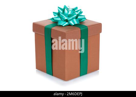 Geburtstagsgeschenk weihnachtsgeschenk braune Box isoliert auf Weiß Stockfoto