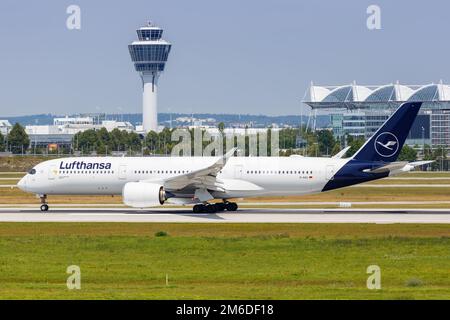 Lufthansa Airbus A350 Flugzeug München Flughafen Stockfoto