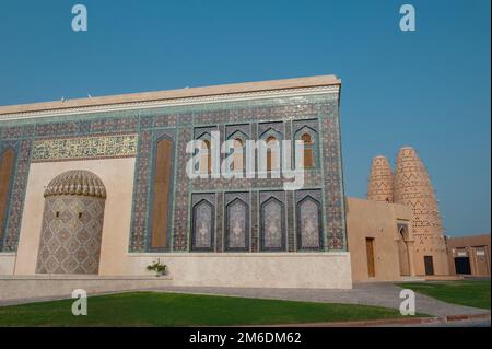 Wunderschöne faÃ Fassade der Katara-Moschee im Kulturdorf Stockfoto