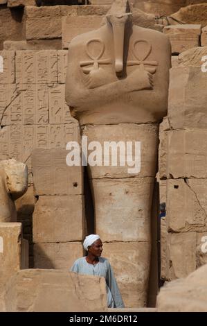 Ägyptische Steinstatue, Luxor Ägypten Stockfoto