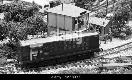 Modell einer Diesellokomotive der Klasse 16 D8409. Stockfoto