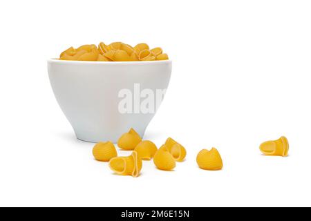 Pasta Pipe Rigate in einer weißen Schüssel Stockfoto