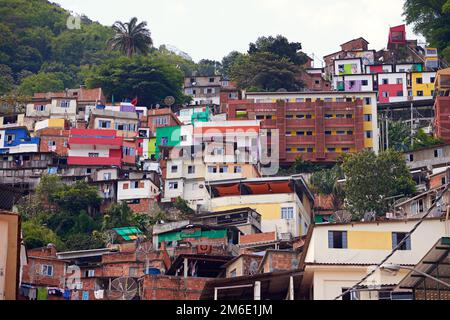 Die Favela Rocinha. Slums an einem Berghang in Rio de Janeiro, Brasilien. Stockfoto