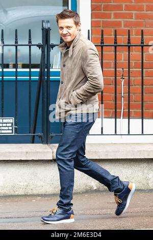 LONDON, Vereinigtes Königreich - APRIL 29 2014: Jeremy Renner wird beim Film Mission Impossible in Central London gesichtet Stockfoto