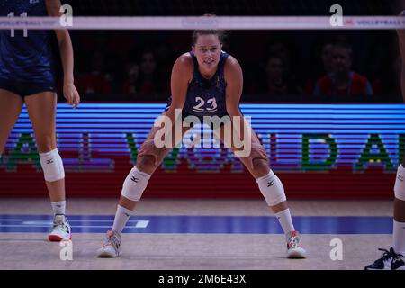 ANKARA, TURKIYE - 13. JULI 2022: Robinson Kelsey in den USA gegen Serbien VNL-Viertelfinale in der Ankara Arena Stockfoto