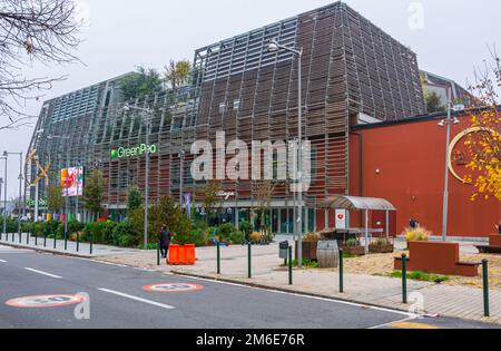 Green Pea-Gebäude der Stadt Turin - Green Pea ist das dritte Projekt der Familie Farinetti nach Uniero und Eataly - Turin, Piemont, Italien. Stockfoto