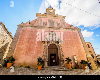 Kirche San Martino (Chiesa di San Martino) (XIV.-XIX. Jahrhundert) in der mittelalterlichen Stadt Erice - Sizilien, Italien Stockfoto