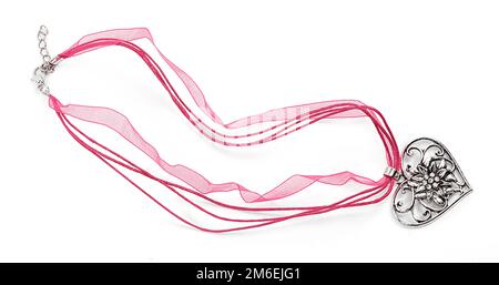Halskette aus Bindfäden oder Metallseilen isoliert auf weißem Hintergrund Stockfoto