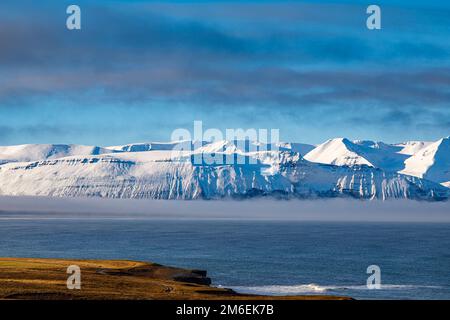 Herbstlandschaft rund um Husavik in Nordisland Stockfoto