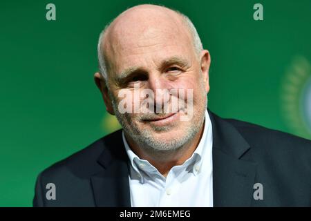 ARCHIVFOTO: Dieter Hoeness feiert seinen 70. Geburtstag am 7. Januar 2023, Dieter HOENESS (ehemaliger Fußballprofi), grüner Teppich, Einzelbild, abgeschnittenes Einzelmotiv, Porträt, Porträt, Porträt. DFB Pokal Finale FC Bayern München (M) - Eintracht Frankfurt (F) 1-3 im Olympiastadion in Berlin am 19.05.2018 Â Stockfoto