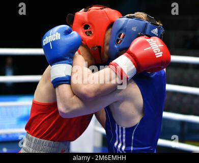 Orenburg, Russland - 7. Mai 2017 Jahr: Jungs Boxer treten in der Meisterschaft von Russland im Boxamo an Stockfoto