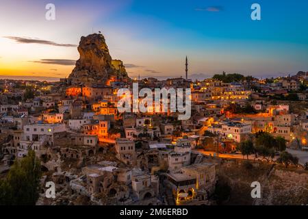 Ortahisar Natursteinburg und Stadt, Kappadokien, Türkei. Stockfoto