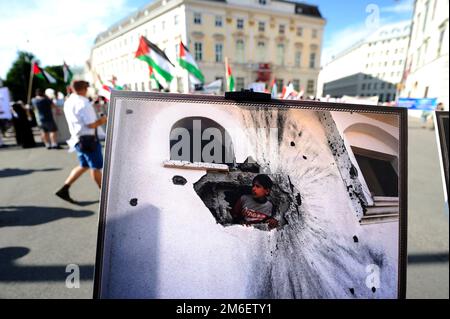 Wien, Österreich. 11. Juli 2015 Demonstration zum al-Quds-Tag in Wien Stockfoto