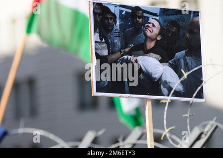 Wien, Österreich. 11. Juli 2015 Demonstration zum al-Quds-Tag in Wien Stockfoto