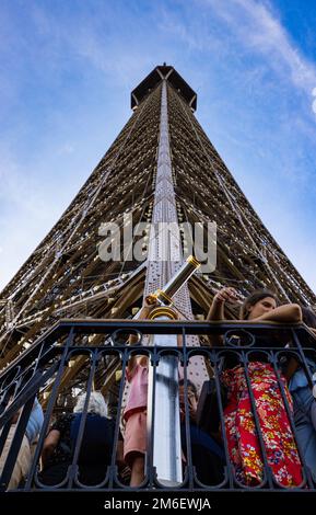 Der Eiffelturm und die Aussicht vom zweiten Stock. Paris, Frankreich Stockfoto