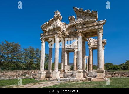 Tetrapylon Tor in Aphrodisias antike Stadt, Aydin, Türkei. Stockfoto