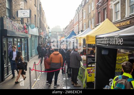 London - November 2022: Strutton Ground Market an der Victoria Street in Westminster, London Stockfoto