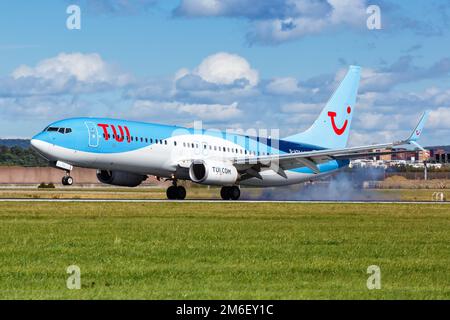 TUI Boeing 737-800 Flugzeug Flughafen Stuttgart Stockfoto