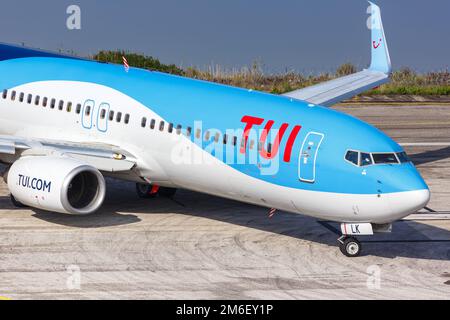 TUI Boeing 737-800 Flugzeug Flughafen Korfu in Griechenland Stockfoto