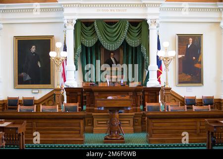 Frühling 2016 – Austin, Texas, USA – Austin Central Street im Stadtzentrum. Leerer Tagungsraum im Texas State Capitol Building Stockfoto