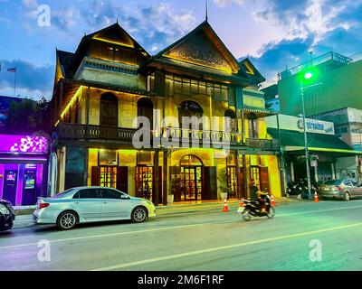 Mueang, Chiang Mai, Thailand, People Shopping in Night Market, Straßenszenen Stockfoto