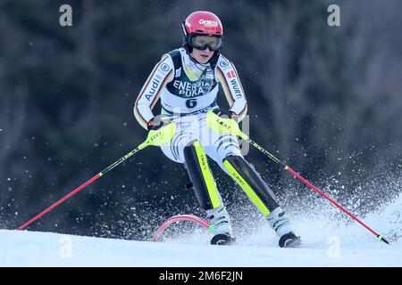 Zagreb, Kroatien. 04. Januar 2023. ZAGREB, KROATIEN - 04. JANUAR: Lena Duerr aus Deutschland tritt am 4. Januar 2023 in Zagreb bei der Audi FIS Ski-Weltmeisterschaft Schneeköniginnen-Trophäe in Slalom in Zagreb, Kroatien, an. Foto: Matija Habljak/PIXSELL Credit: Pixsell/Alamy Live News Stockfoto