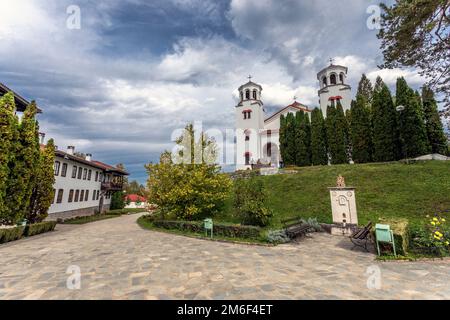 St. Cyril und Methodius Catholicon - eine Kirche im Kloster Klisura, Bulgarien. Stockfoto