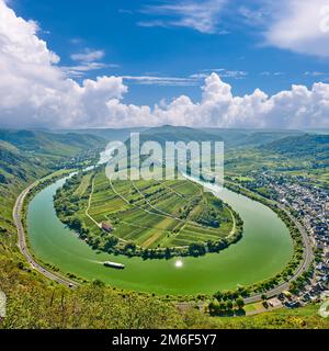 Mosel Biegung in der Nähe der Stadt Bremm, Deutschland Stockfoto