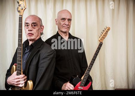 Wilko Johnson und Norman Watt-Roy beim Rock Against Cancer Festival, Wiltshire Stockfoto