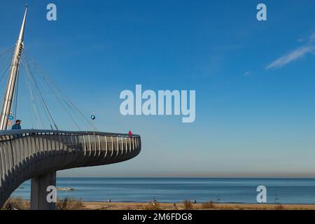 Blick auf die Bidge Ponte del Mare in der Stadt Pescara, Abruzzen, Italien Stockfoto