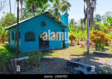 Costa Rica, kleine Kirche auf den Feldern Stockfoto
