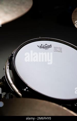 Idles Drummer Jon Beavis' Trikot, fotografiert in Factory Studios, Bristol. Stockfoto