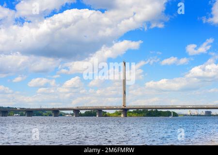 Südliche Brücke Fluss Kiew, Ukraine Stockfoto