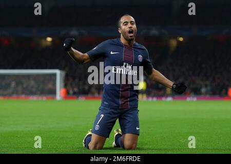 Lucas von Paris Saint-Germain feiert nach dem gleichen Tor und macht es 2-2 – Arsenal gegen Paris Saint-Germain, UEFA Champions League, Emirates Stadium, London – 23. November 2016. Stockfoto