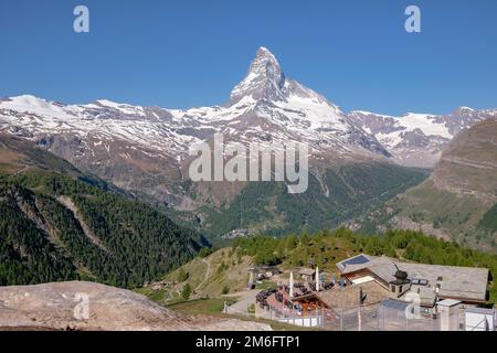 Panoramablick von Sunnegga - der mächtige und wunderschöne Matterhorn Peak, der berühmte Schweizer Berg in den Alpen, Zermat Stockfoto