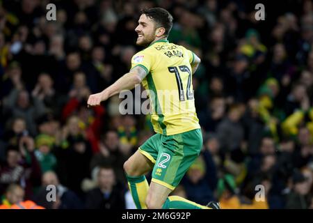 Robbie Brady aus Norwich City trifft und feiert das dritte Tor – Norwich City gegen Brentford, Sky Bet Championship, Carrow Road, Norwich – 3. Dezember 2016. Stockfoto