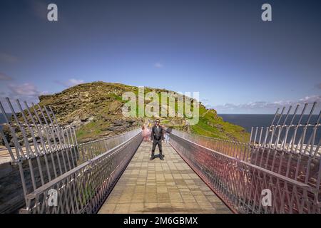 Tintagel - Mai 30 2022: Die legendäre antike Stadt Tintagel in Cornwall, England. Stockfoto