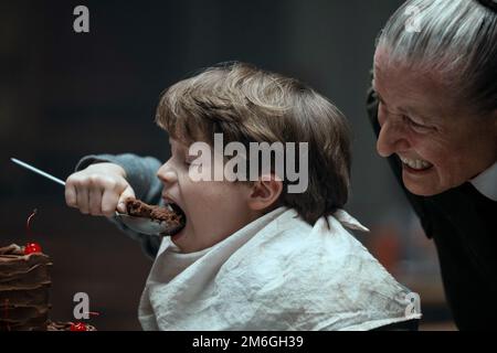Matilda, das Musical Charlie Hodson-Prior, Emma Thompson Stockfoto