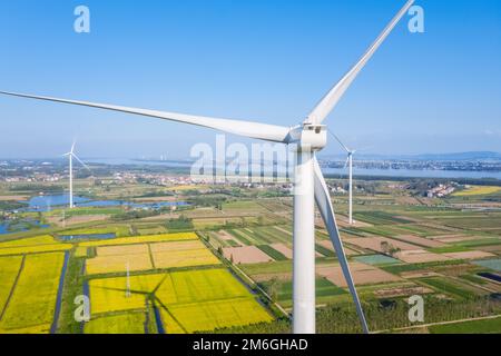 Windturbine-Nahaufnahme mit Clipping-Pfad Stockfoto