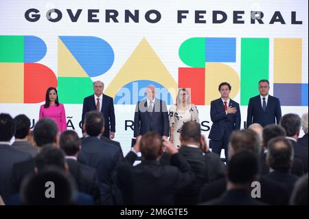 Brasilia, Brasilien. 4. Januar 2023. Brasília, DF - 04.01.2023: LULA PARTICIPA POSSE DO ALCKMIN MINISTRO - an diesem Mittwoch (4) tritt Vizepräsident Geraldo Alckmin als Minister für Industrie und Handel in Anwesenheit von Präsident Lula bei der Zeremonie im Planalto-Palast sein Amt an. (Foto: Ton Molina/Fotoarena) Kredit: Foto Arena LTDA/Alamy Live News Stockfoto