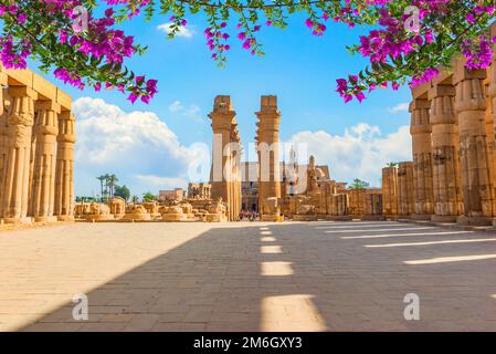 Platz im Luxor Tempel Stockfoto