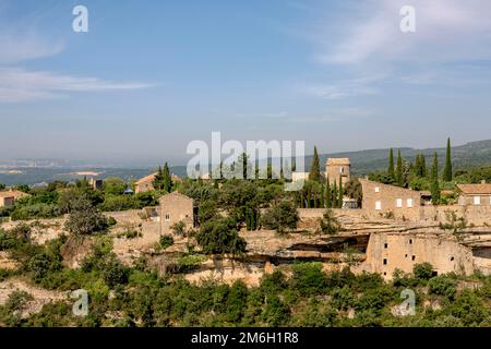 Blick von Gordes in den Luberon Regional Nature Park, Vaucluse, Provence-Alpes-Cote dAzur, Frankreich Stockfoto