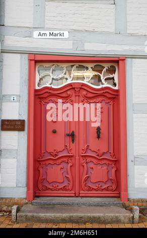 Barocke Holztür in BÃ¼tzow Stockfoto