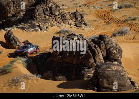 204 PETERHANSEL Stephane (Fra), BOULANGER Edouard (Fra), Team Audi Sport, Audi RS Q e-tron E2, Auto, Action während der Phase 4 des Dakar 2023 um Hail, am 4. Januar 2023 in Hail, Saudi-Arabien - Foto: Julien Delfosse/DPPI/LiveMedia Stockfoto