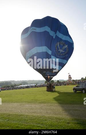 Am Armed Forces Day 2019, Hudson's Field, Salisbury 28. Juni 2019, wird ein Heißluftballon des Army Corp Air aufgestellt Stockfoto