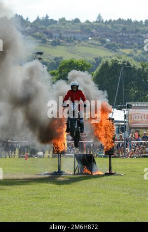 IMPS Motorcycle Display Team in Aktion beim Armed Forces Day 2019, Salisbury - Hudson's Field, 30. Juni 2019 Stockfoto