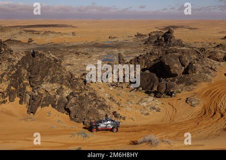 204 PETERHANSEL Stephane (Fra), BOULANGER Edouard (Fra), Team Audi Sport, Audi RS Q e-tron E2, Auto, Action während der Phase 4 des Dakar 2023 um Hail, am 4. Januar 2023 in Hail, Saudi-Arabien - Foto: Julien Delfosse/DPPI/LiveMedia Stockfoto